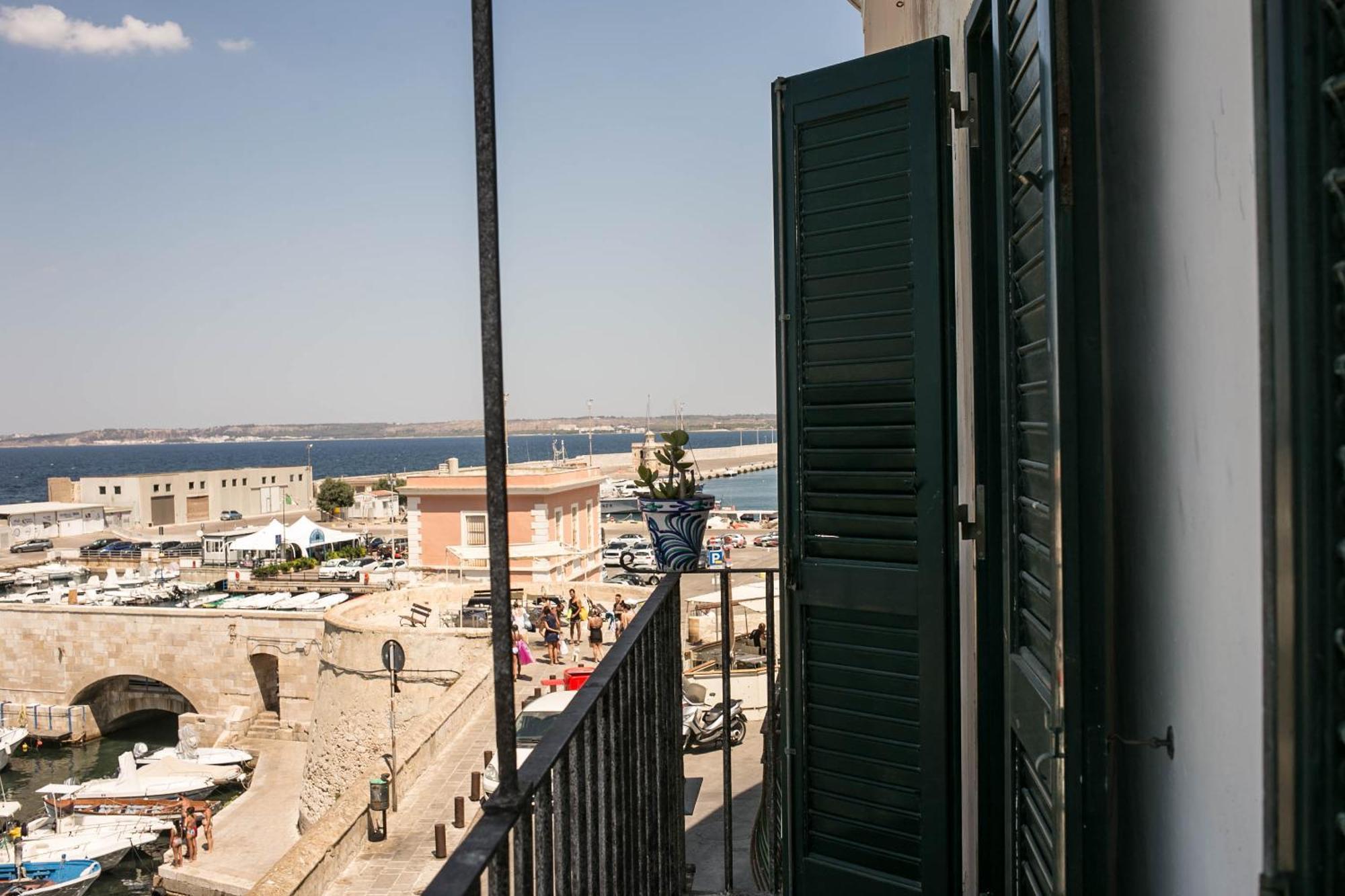 Villa 4 Balconi House-San Gregorio Palazzo Unico Vista Mare Gallipoli Exterior foto